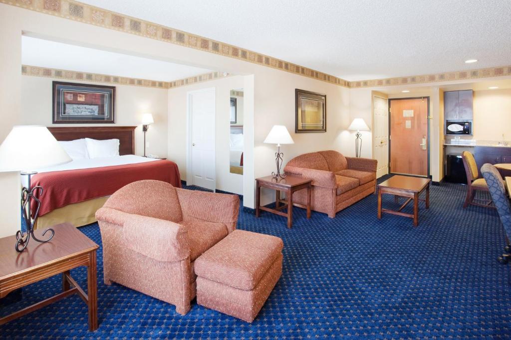 Holiday Inn Express Hotel & Suites Cheyenne an IHG Hotel image 17