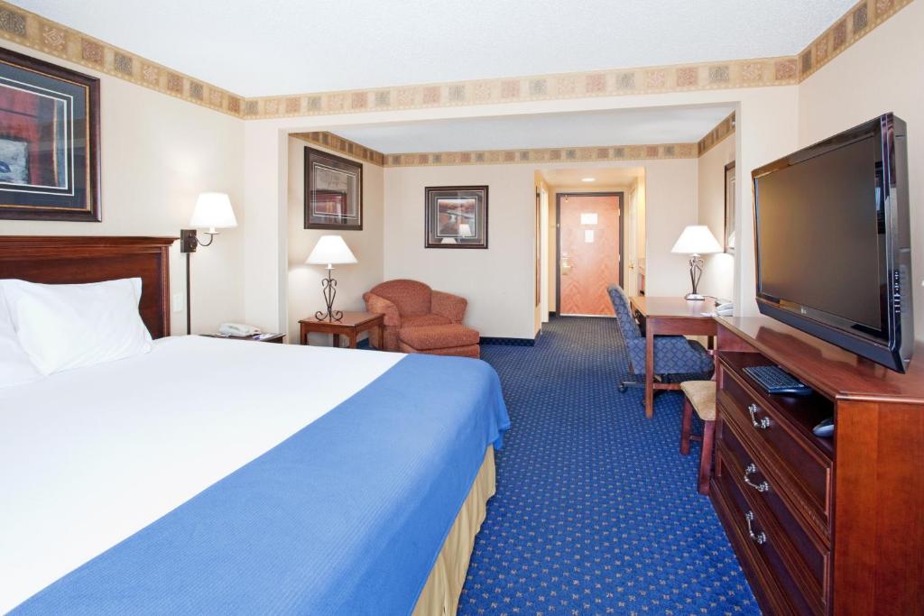Holiday Inn Express Hotel & Suites Cheyenne an IHG Hotel image 9